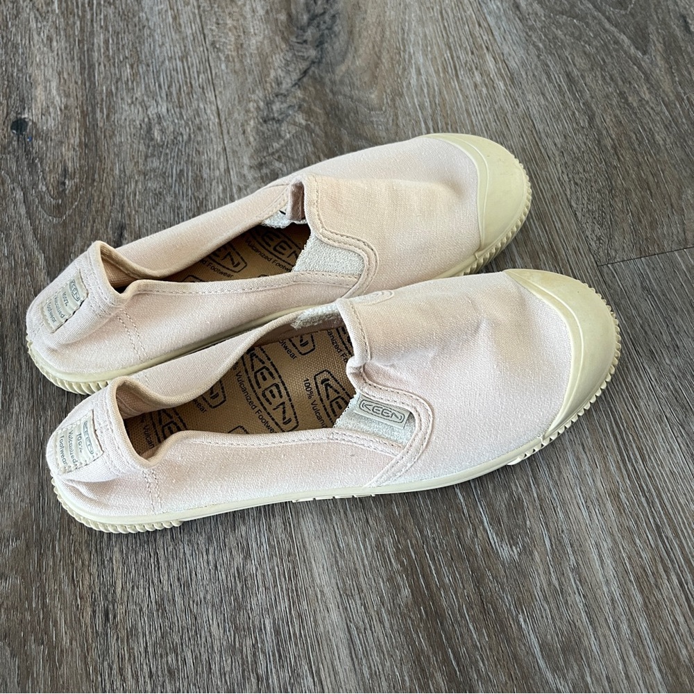 Keen slip ons